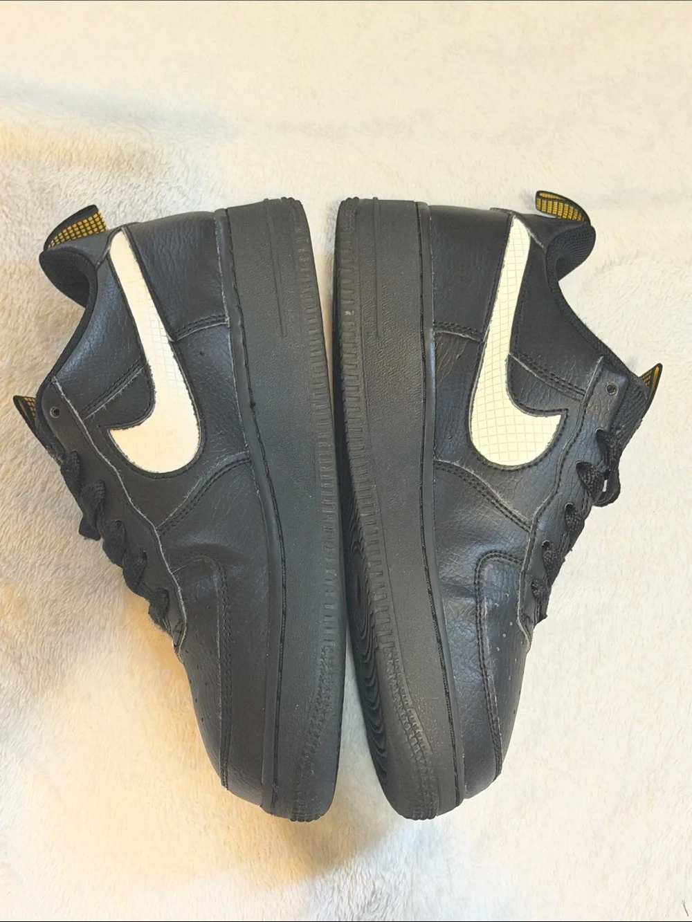 Nike Air Force 1 Kids Black and white Sneakers with Yellow Trim